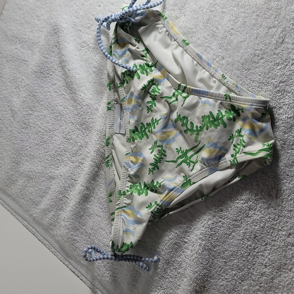 Bikini top and bottom - Picture 4 of 7